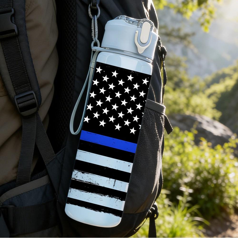 1PC Black White American Flag Print 750ml Color Plastic Sports Water Bottle Leakproof Flip Straw Lid Suitable for Sports Office Home Use