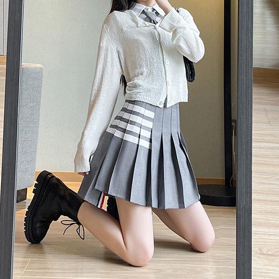 Женская плиссированная юбка с четырьмя перекладинами, серый дизайн костюма в студенческом стиле, модная женская ультракороткая юбка-трапеция средней длины, юбка Jk