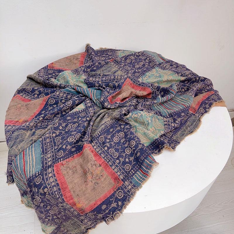 Шелковый треугольный шарф в стиле ретро - тонкий летний женский аксессуар для шеи