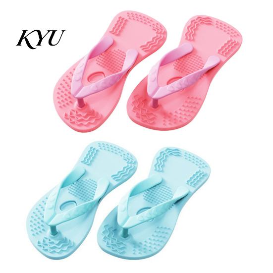 Durable Silicone Pet Toy for Teeth Cleaning 1 Pair Flip-flop Dog Chew Toys, Funny Thong Sandal Puppy Teething Small Medium Dogs Shape Toys Aggressive