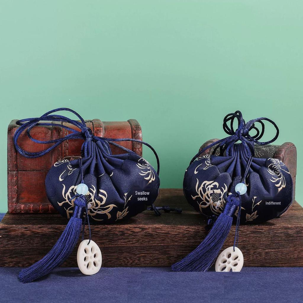 Sachet Hanfu Pouch: Traditional Chinese-Style Portable Scented Bag and Mosquito Repellent