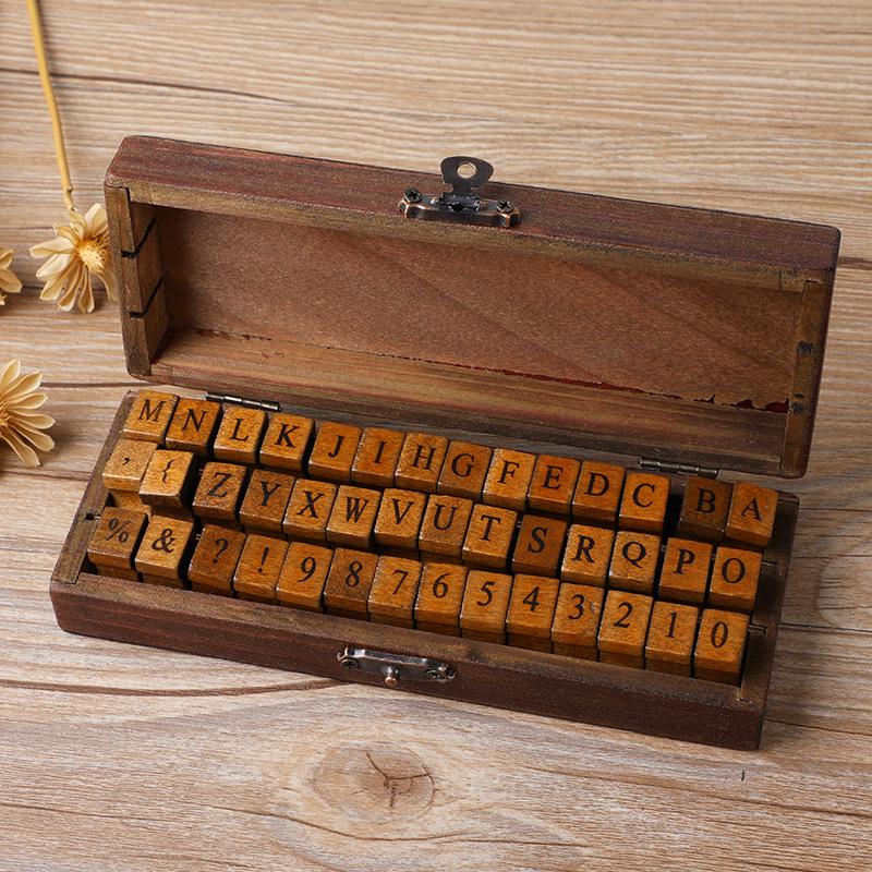 Набор декоративных штампов в стиле ретро с английскими буквами и цифрами в деревянной коробке, 30/42/70 штук
