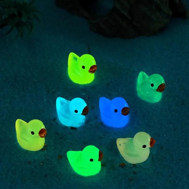 Новые 10 шт. Мини Светящиеся Утки Мох Микроландшафт Смола Фигурки Фигурки Уток Аксессуары для Сказочного Сада Домашний Декор