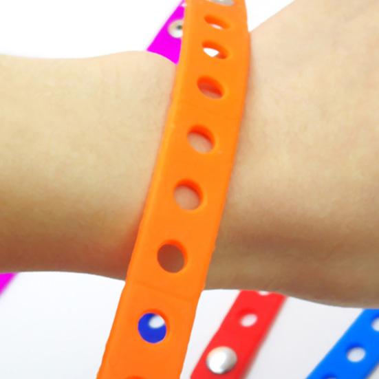 2 шт. силиконовых браслетов-шармов для детей, регулируемый браслет с отверстиями, шармы в виде обуви, совместимый красочный браслет для мальчика, девочки, подарок