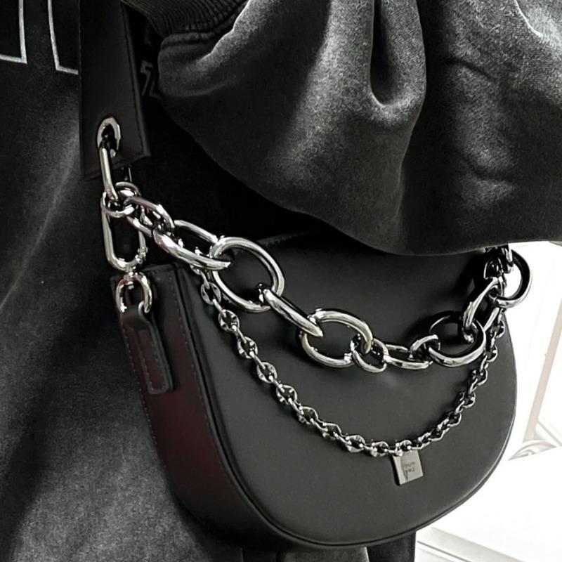 Half Round Saddle Bag Girl Sweet Cool Girl Underarm Chain Bag Niche High-grade Sense Crossbody Bag