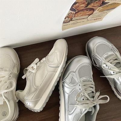 Взрыв интернет-знаменитости универсальные легкие кроссовки на платформе женские 2025 новые весенние с увеличением роста повседневные сетчатые папины кроссовки