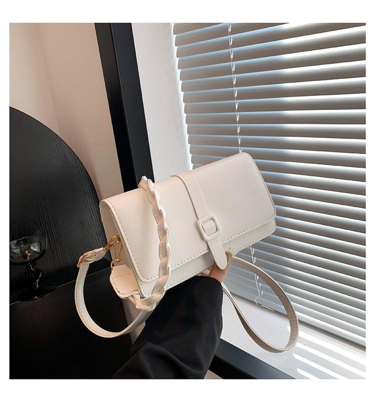 Осенью и зимой популярная маленькая сумка женская 2024 новая модная корейская версия универсальная сумка-мессенджер интернет знаменитости плечо мода маленькая