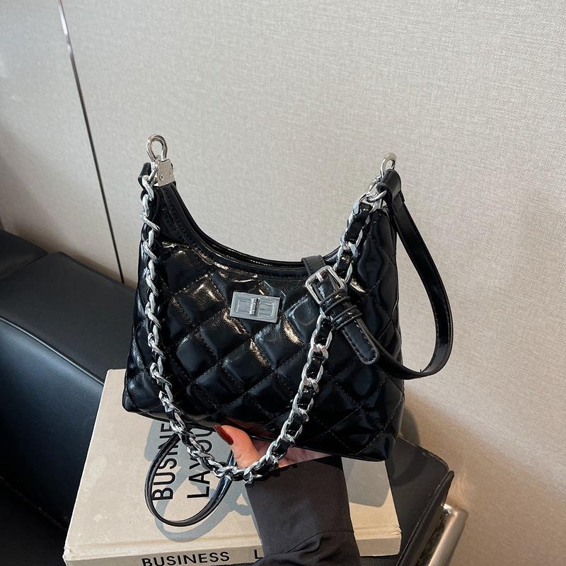 Spring and summer versatile diamond chain small bag women's 2025 new fashion underarm dumpling bag foreign texture messenger bag