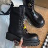 Мартинсы на толстой подошве с завышением на шнуровке для женской осени и зимы, новые универсальные полусапоги с подвеской, ретро черные кожаные ботинки
