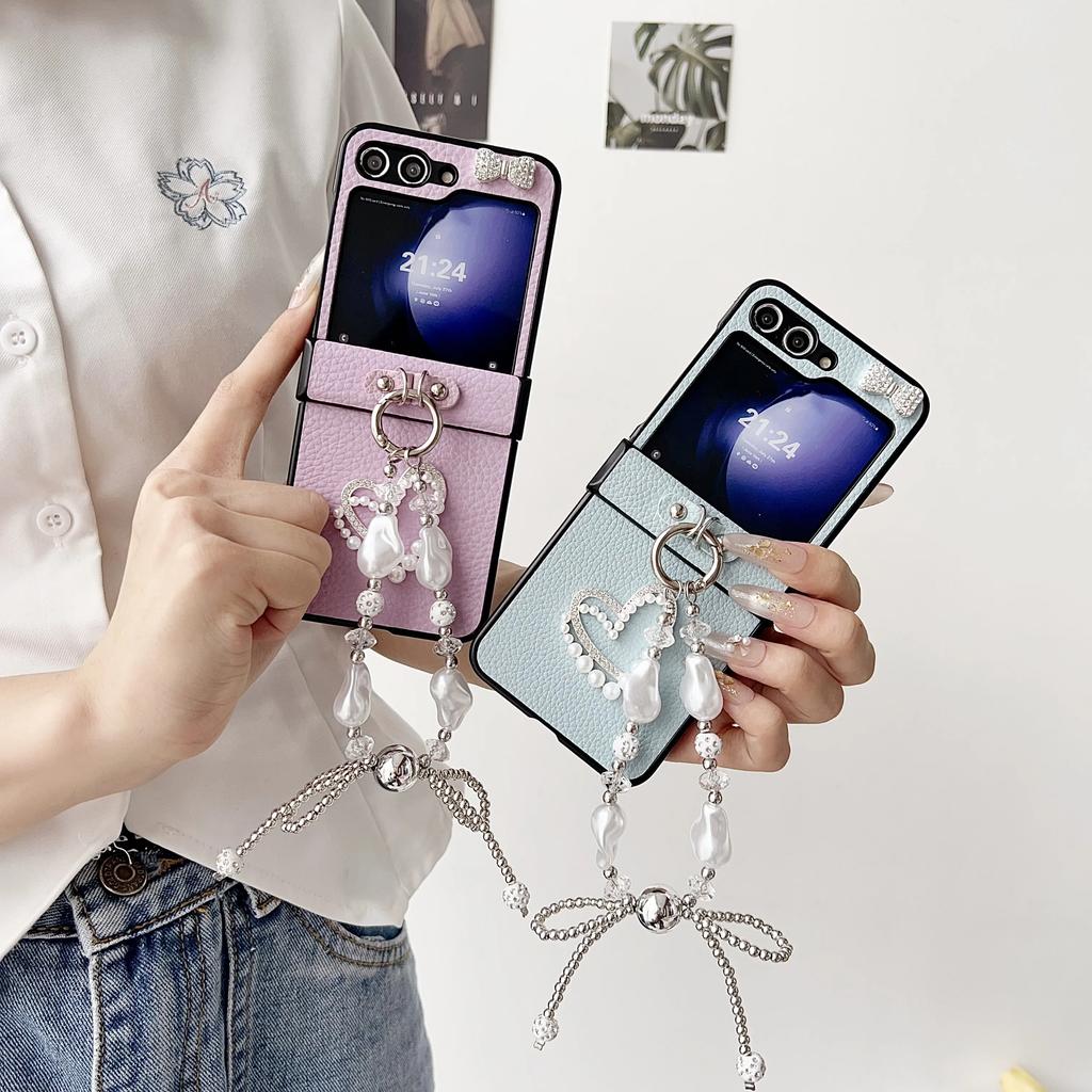Чехол для телефона с ремешком на запястье из бусин-бантиков для Samsung Galaxy Z Flip 6 5 4 3 Flip5 Flip4 Flip3 5G Жесткий Кожаный Противоударный Защитный Чехол