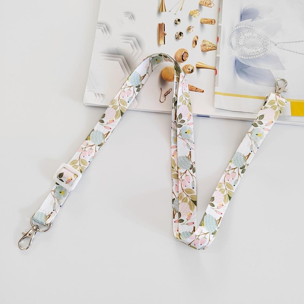 Плетеный ремень с принтом. Камера для телефона. Ремень через плечо. Женская сумка. Ремень через плечо.