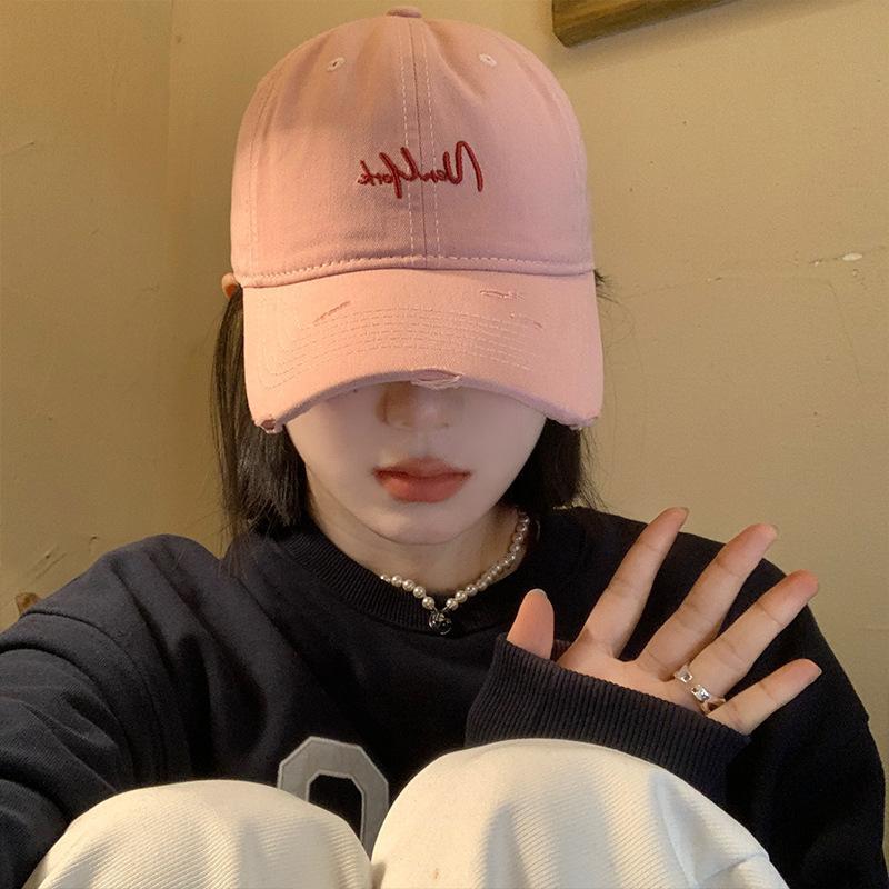 Новая корейская версия бейсболки с вышивкой букв для женщин на лето, повседневная и универсальная, для защиты от солнца и защиты от солнца, чтобы показать их лица.