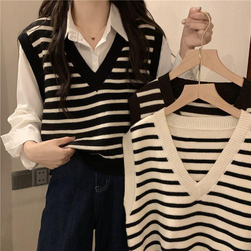 Black and White Striped V-neck Camisole Folded Vest Vest Knit Sweater Women Autumn 2023 Loose Pullover Sleeveless Vest Female