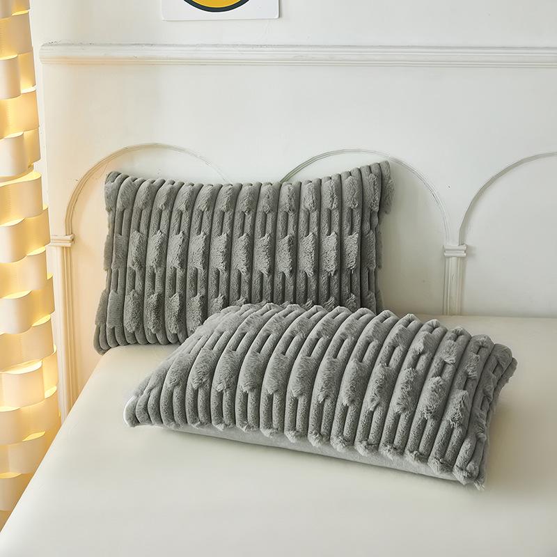 Плюшевая наволочка на длинную подушку из искусственного кроличьего меха - Двусторонняя наволочка из молочного велюрового флиса