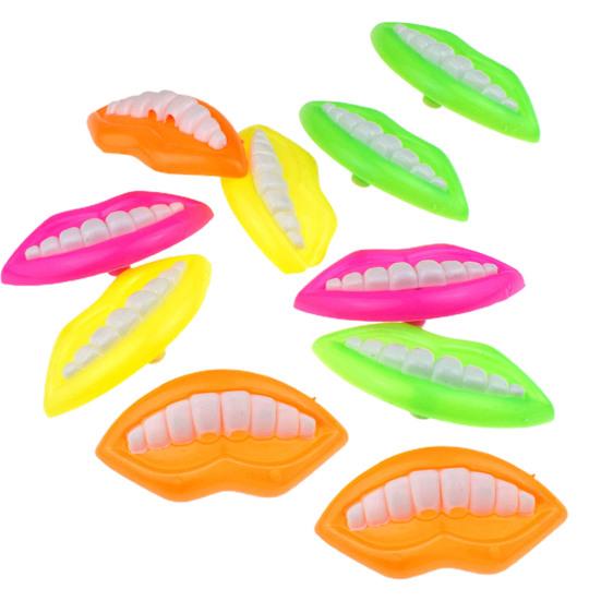 10 шт., мультяшный свисток, износостойкая, широко применяемая пластиковая полезная портативная мини-игрушка для детей