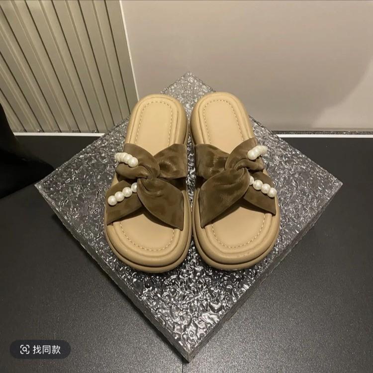 Женские шлепанцы на толстой подошве с увеличением роста, летняя новинка 2025 года, модные шлепанцы-маффины с жемчугом, женская обувь