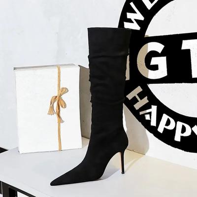 Модные женские ботинки в стиле ретро в европейском и американском стиле 2024 года на очень высоком тонком каблуке из морщинистой замши с острым носком, длинные банкетные ботинки