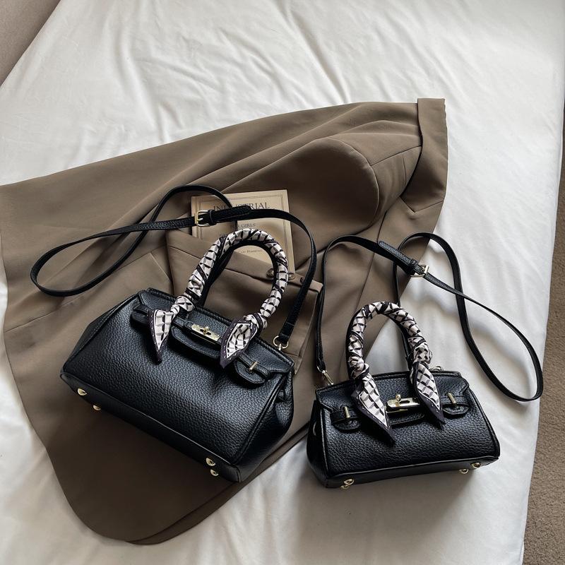 New Commuter Handbag Women's Fashion Versatile Shoulder Messenger Bag