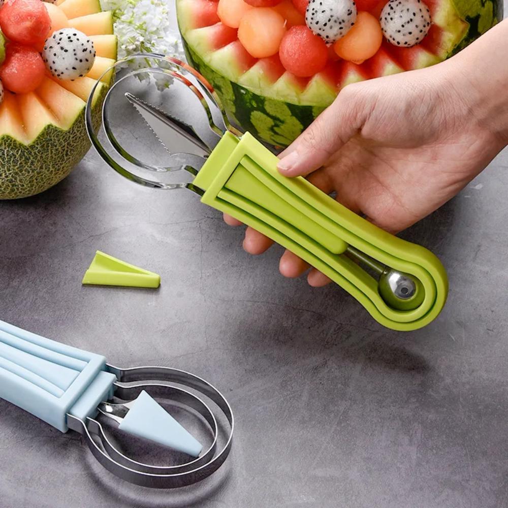 Three-in-one fruit slicer, suitable for slicing, scooping and carving fruits. It is applicable to watermelons, cantaloupes, etc.
