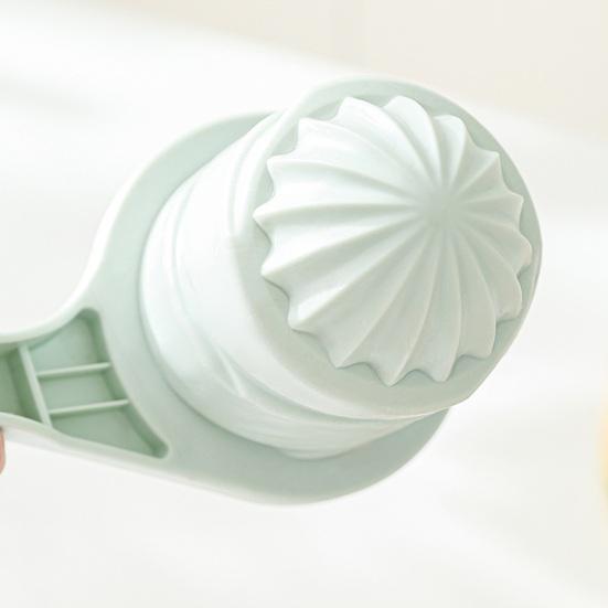 Spiral Press Juicer Manual Citrus Squeezer for Lemon Orange Potato Masher with Non-Slip Extended Handle Dumpling Stuffing Wringer Press for Kitchen