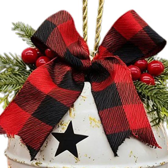 Рождественский колокольчик, украшение, деревенский рождественский колокольчик с сосновыми иголками, красными ягодами, клетчатым бантом, металлический колокольчик-сани, фермерский декор для подвешивания на рождественскую елку