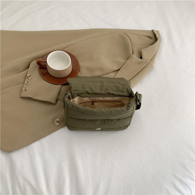 Женская модная маленькая наплечная сумка из нейлона и космического хлопка с вышивкой нитью, повседневная однотонная, универсальная, с клапаном, квадратная сумка-кроссбоди KTY