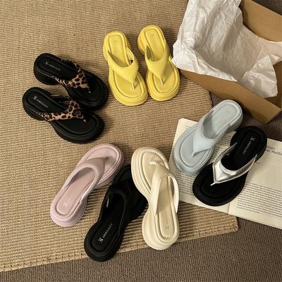 Нескользящая обувь Шлепанцы на толстой подошве Новые универсальные пляжные шлепанцы