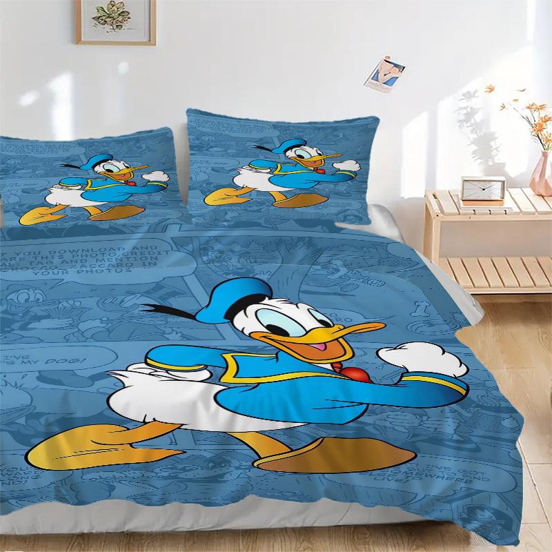 3pcs Disney Donald Duck Printed Quilt Set, Includes 1 Quilt Cover and 2 Pillowcases, Machine Washable, Suitable for All Seasons.W024