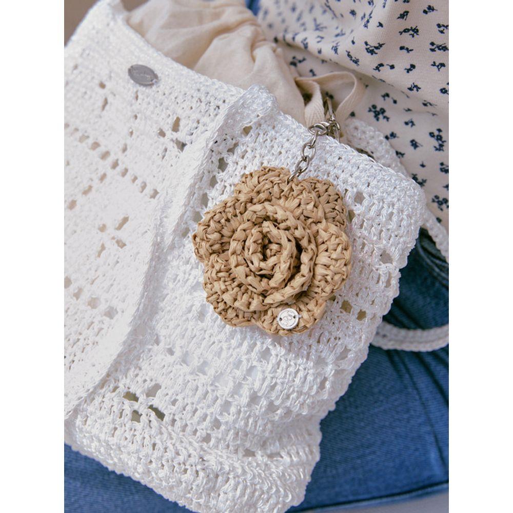Slowslowly No.227 / Raffia Camellia Key Ring _ Natural Beige