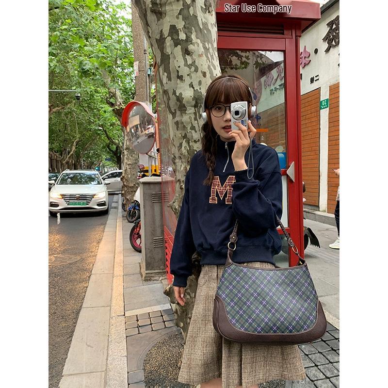 Женский ретро свитшот с аппликацией на молнии до середины, со стойкой, свободного кроя, весна/осень