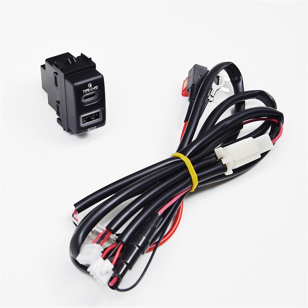 Автомобильное зарядное устройство 18 Вт Type-C+Qc3.0 Быстрая зарядка для Nissan Patrol Y61 Y62