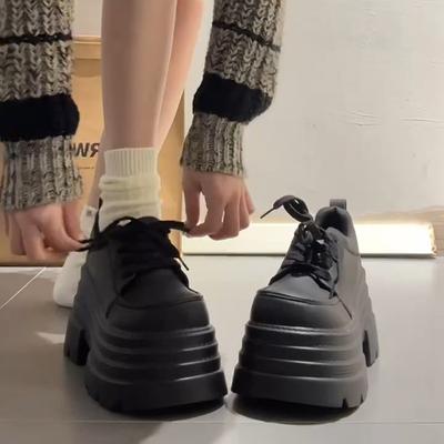 Маленькие кожаные туфли на толстой подошве. Женские туфли на толстом каблуке. Увеличивающие рост удобные и универсальные туфли.