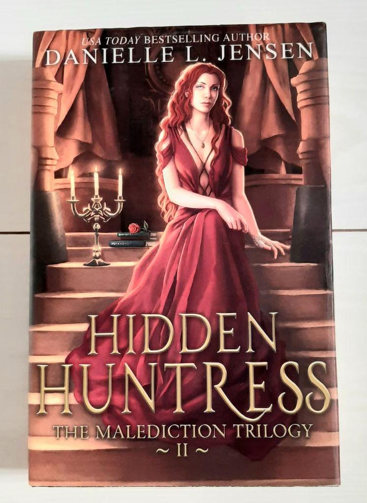[USED] HIDDEN HUNTRESS / DANIELLE L. JENSEN