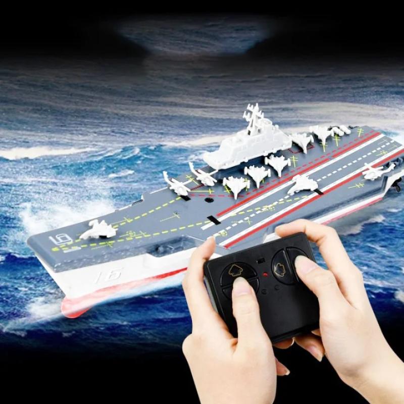 Радиоуправляемые лодки 2.4G Мини авианосец «Ляонин» Военная модель Электрическая беспроводная лодка-корабль с дистанционным управлением Игрушка для детей на открытом воздухе Подарок на день рождения