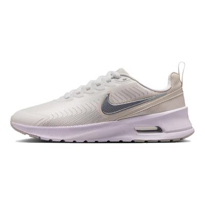 Женские кроссовки Air Max Nuaxis SE Summit White Metallic Silver Светло-деревянно-коричневый IB4341-100