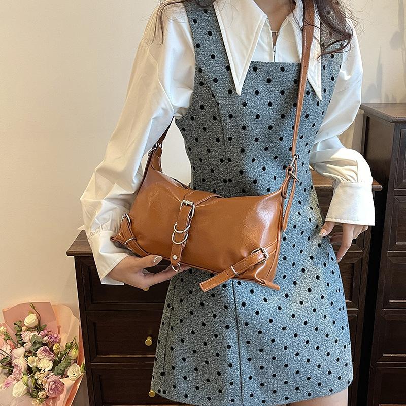 Женская однотонная сумка-багет с магнитной пряжкой и кросс-боди для отдыха из искусственной кожи с наклонным плечевым ремнем и регулируемым ремешком