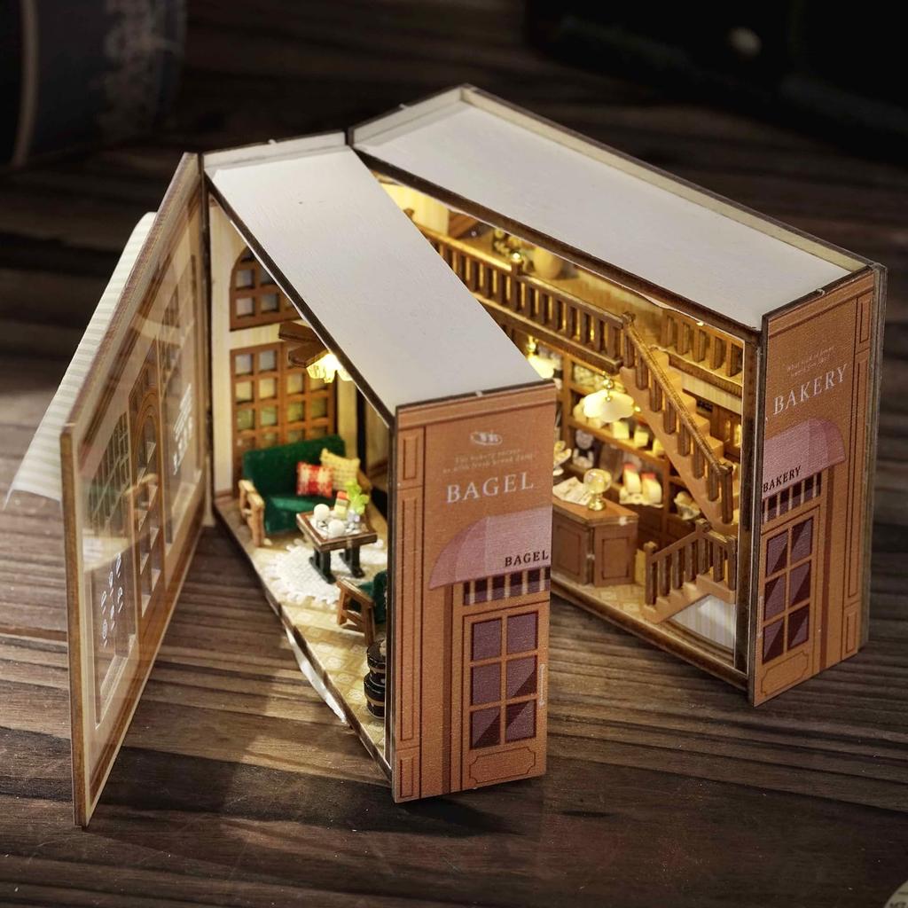 CUTEROOM Кукольный домик для детей Деревянный миниатюрный набор 'Кофе и выпечка' (Сделай сам Игрушка ручной работы Хлеб Торт Кофе Чай Украшения в комплекте) Отличный подарок (МИНИ111)