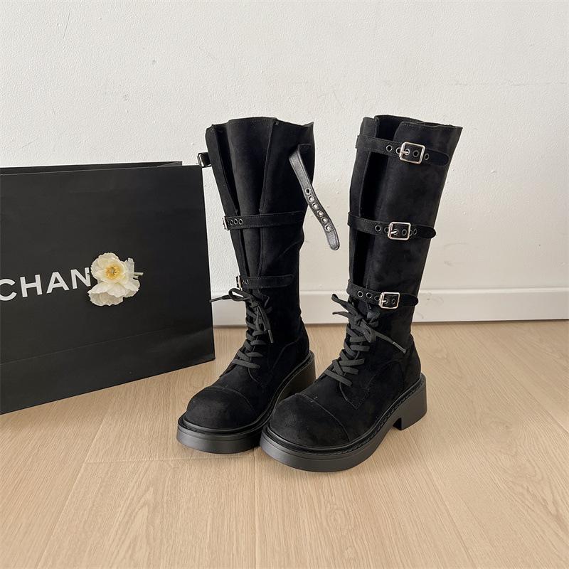 Модные ковбойские рыцарские сапоги женские 2025 весна и лето новые коричневые ретро с ремешком и пряжкой на шнуровке британские женские сапоги