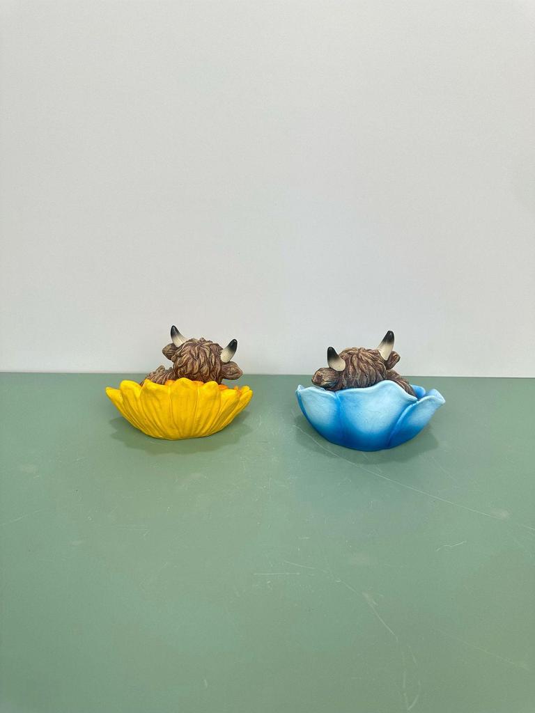 Highland Cow Sunflower Garden Ornament - Outdoor Resin Decoration Gift