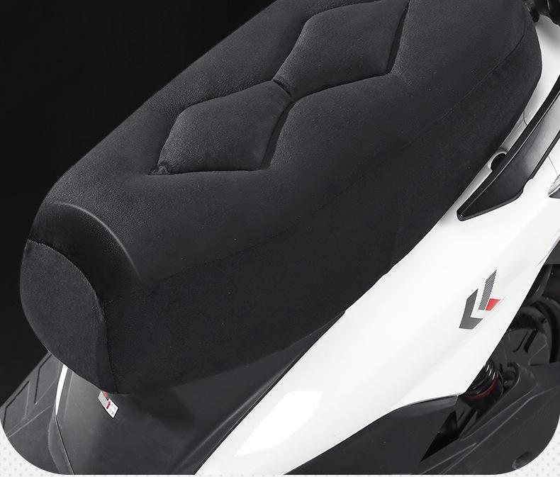 Утолщенный бархатный чехол на сиденье электросамоката: Удобный, Прочный, Защищающий от солнца, Амортизирующий и Увеличивающий рост для улучшенного опыта езды