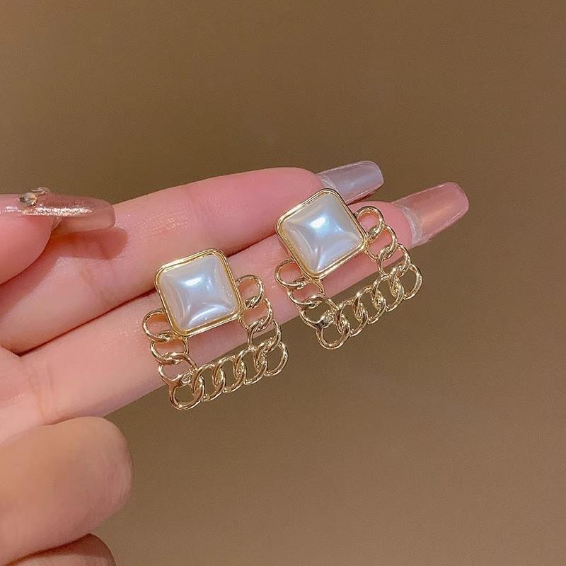 Металлические плетеные геометрические полые серьги женские жемчужные геометрические серьги-гвоздики нишевый дизайн универсальный аксессуар для ушей