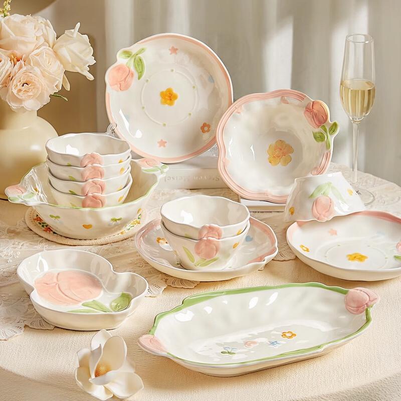 Pellsen Ceramics Embossed Tulip Tableware Set