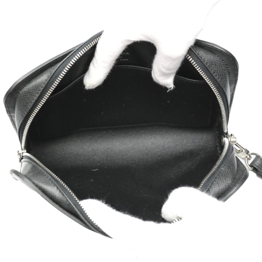 LOUIS VUITTON business bag Taiga leather Baikal Aldwards M30182 Hand bag black Used