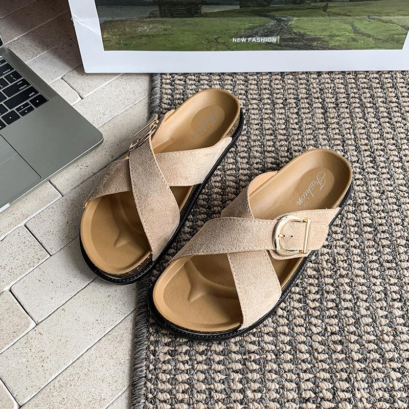 2025 Summer New Platform Sandals One Word with Buckle Sandals Fashion Korean Version Wear Birkenstock Large Size Sandals