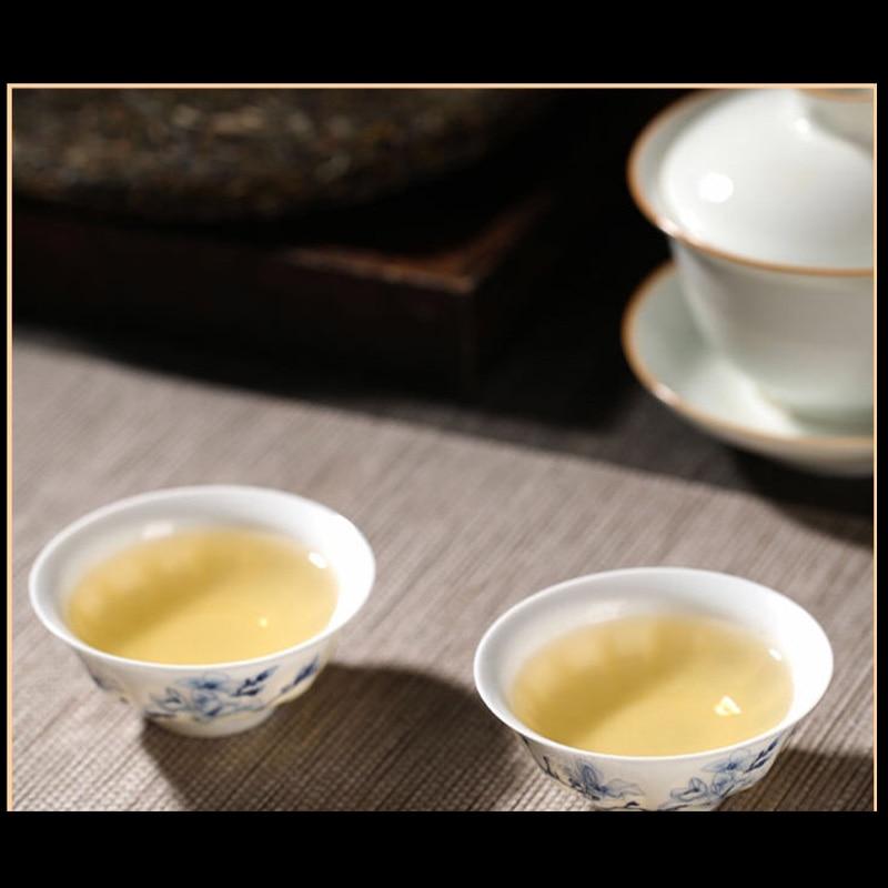 Чай пуэр Lincang Sheng Qizi, 2019 г., с ароматом древнего дерева и сливы, 357 г