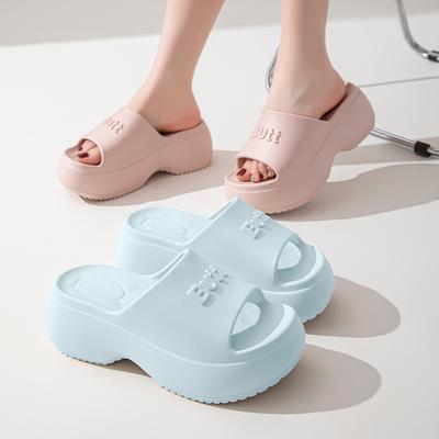 Мода 2025 Новые женские шлепанцы на платформе, повседневные туфли на танкетке, толстая подошва, мягкий ЭВА, женские домашние пляжные шлепанцы, летние сандалии на высоком каблуке