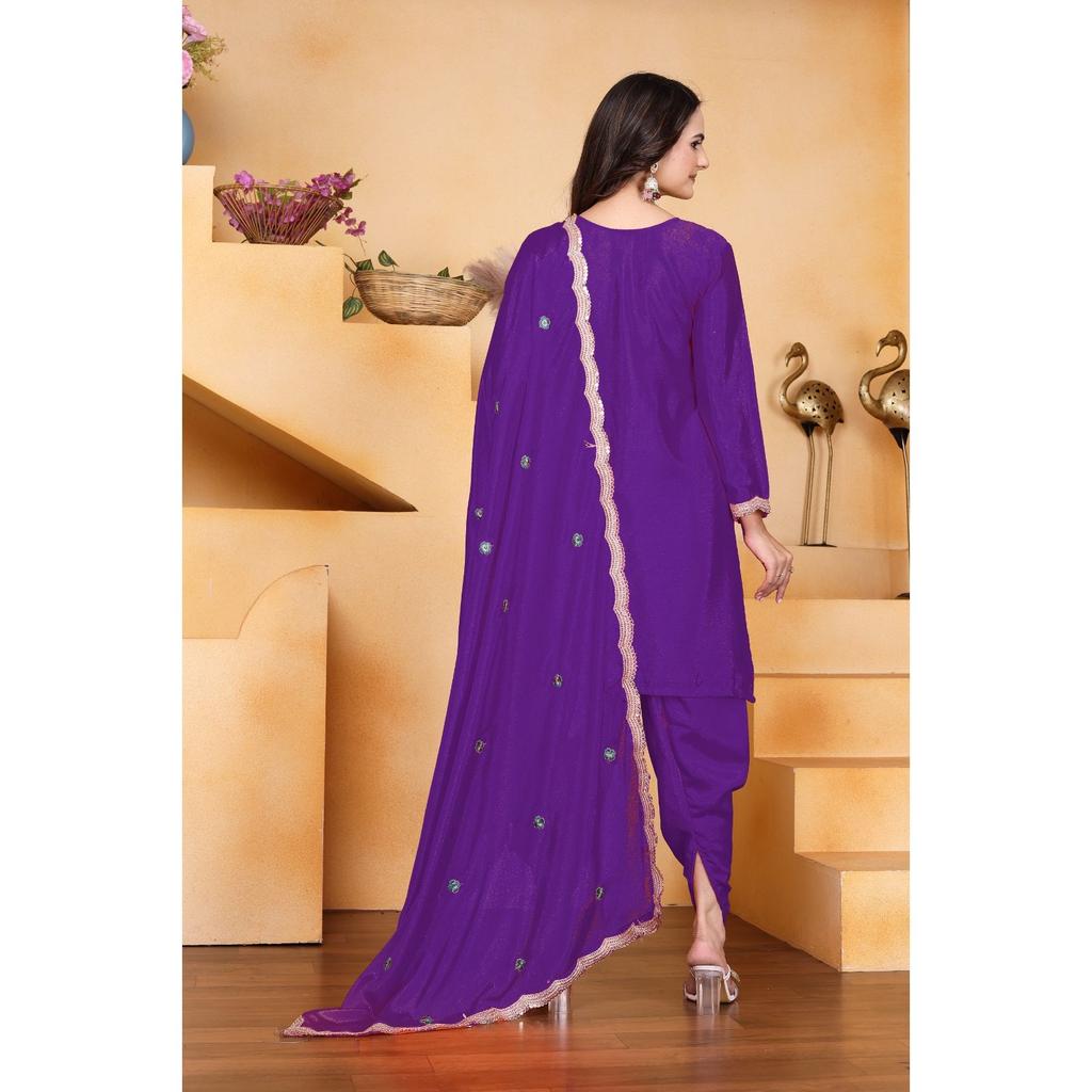 Представляем новый дизайнерский вышитый костюм дхоти с вышивкой в виде последовательности кодирования.