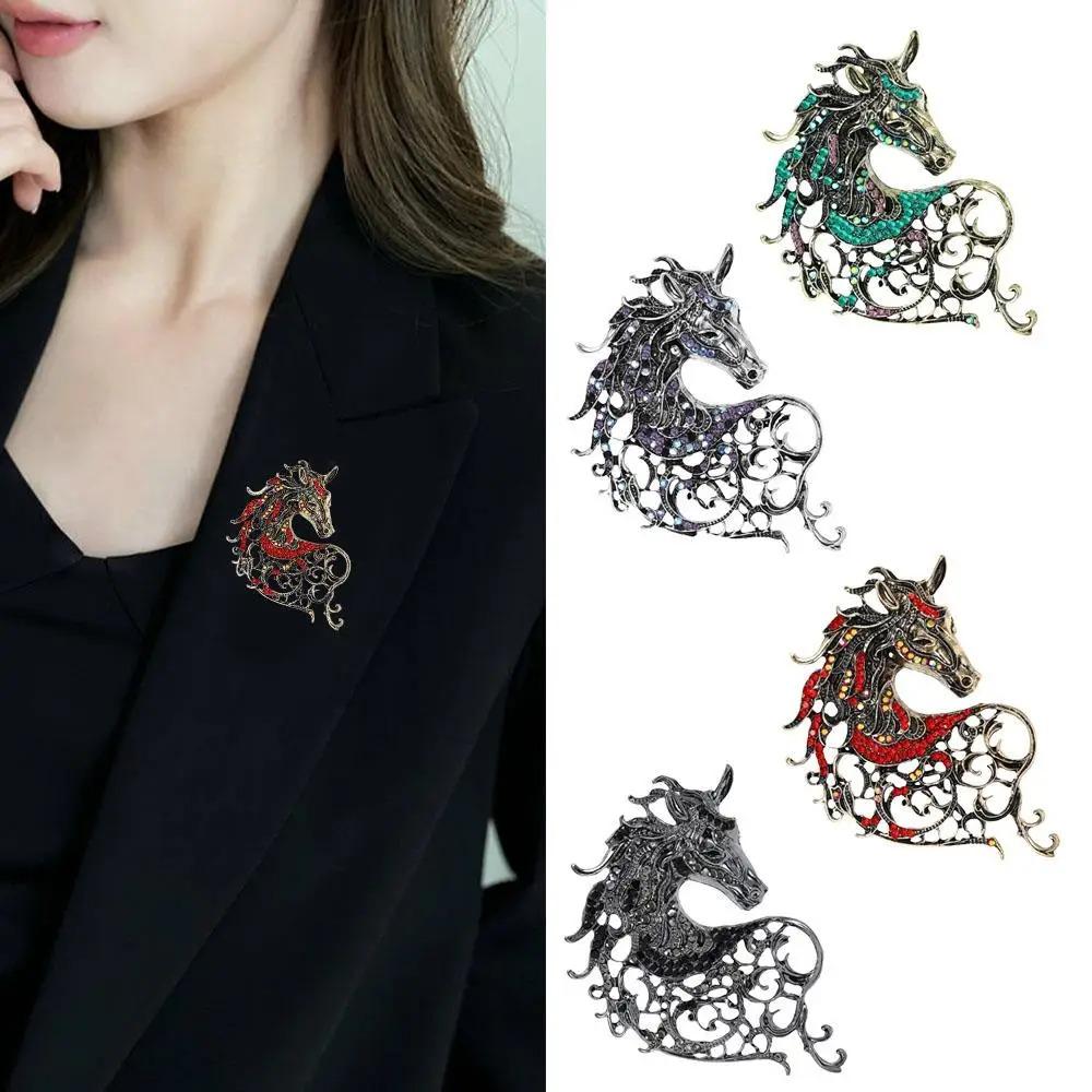 Vintage Rhinestone Horse Head Brooches Casual Metal Badge Pin Zodiac Animal Pins for Women