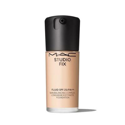 Стойкая тональная основа Studio Fix Fluid SPF 25/PA++
