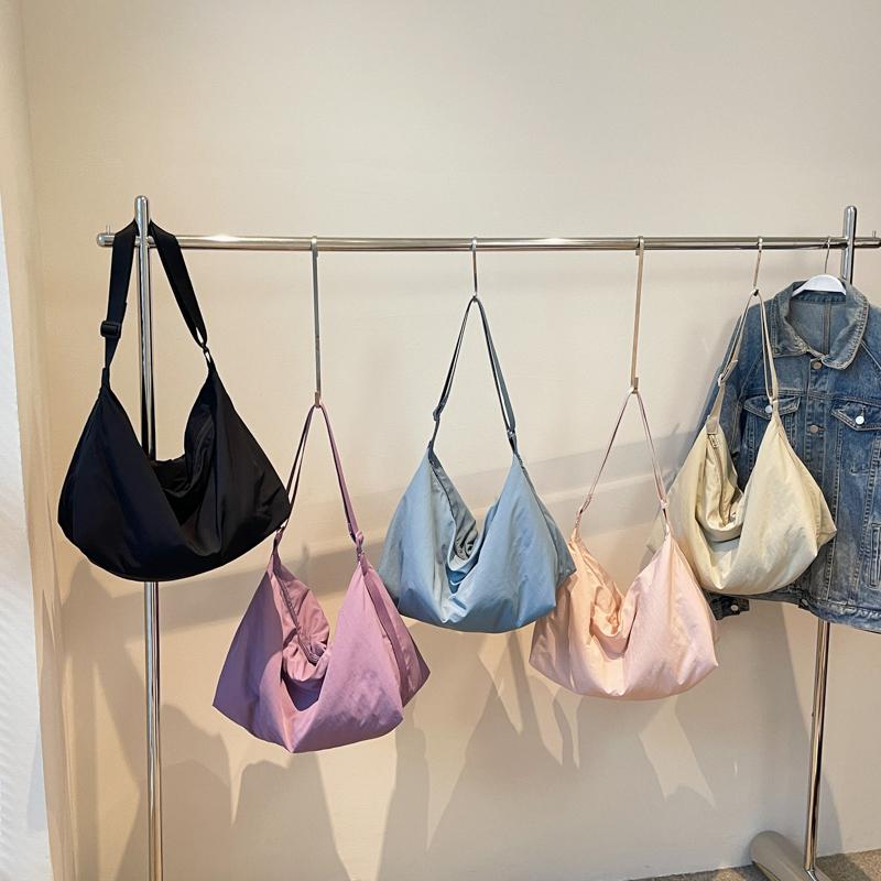 Сумка через плечо женская однотонная сумка через плечо легкая большая вместительная сумка